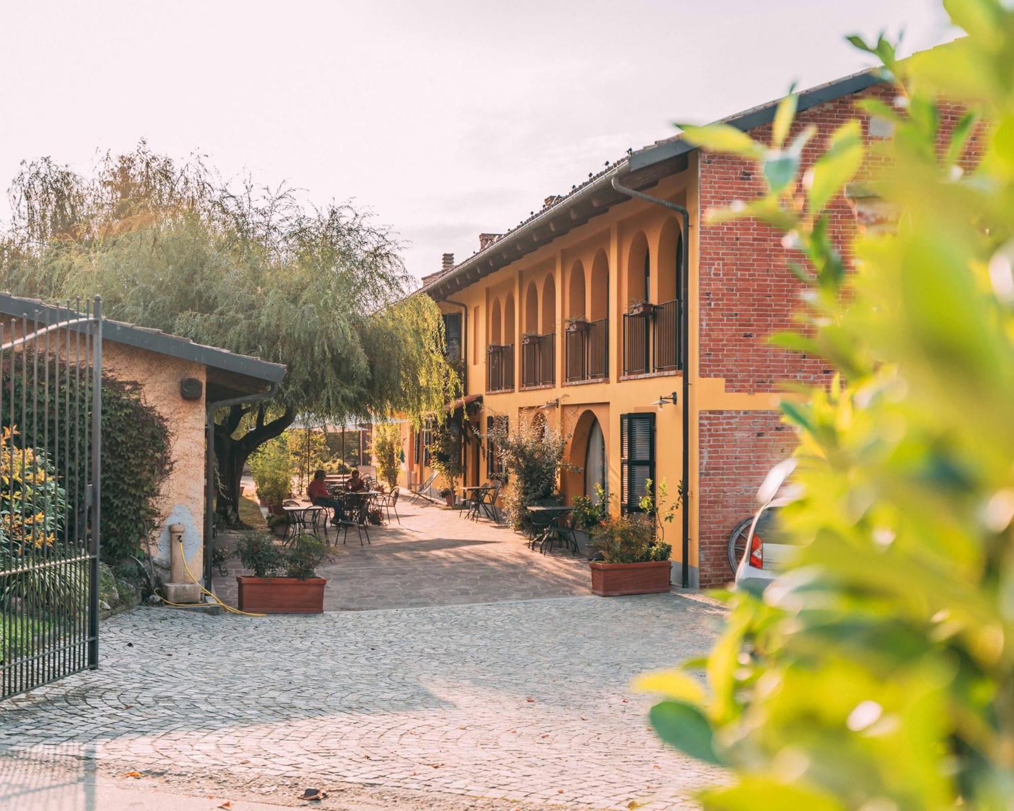 Agriturismo Cascina Barin Roddi Exterior photo