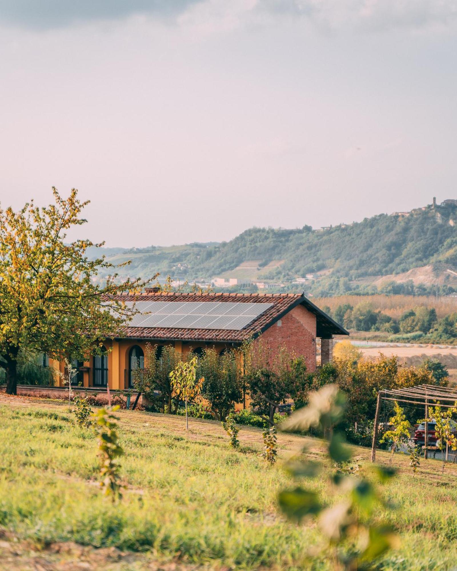 Agriturismo Cascina Barin Roddi Exterior photo