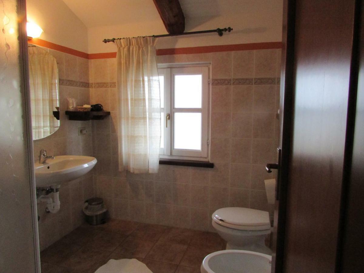 Agriturismo Cascina Barin Roddi Exterior photo